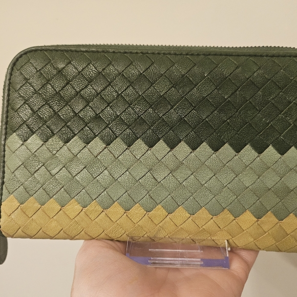Bottega Veneta Intrecciato Zip-Around Wallet – Green Ombre Weave - Picture 6 of 9